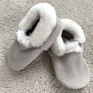 Freshly picked lined moccasins (size 5)